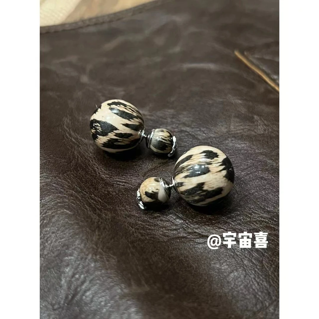 铜合金亚克力耳饰 B3-074【米色底豹纹前后星球亚克力耳钉】