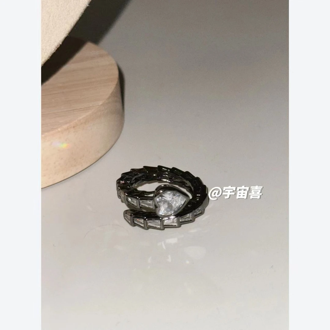 铜合金锆石戒指 K3-031【枪色爱心蛇骨一节一节活口锆石戒指】