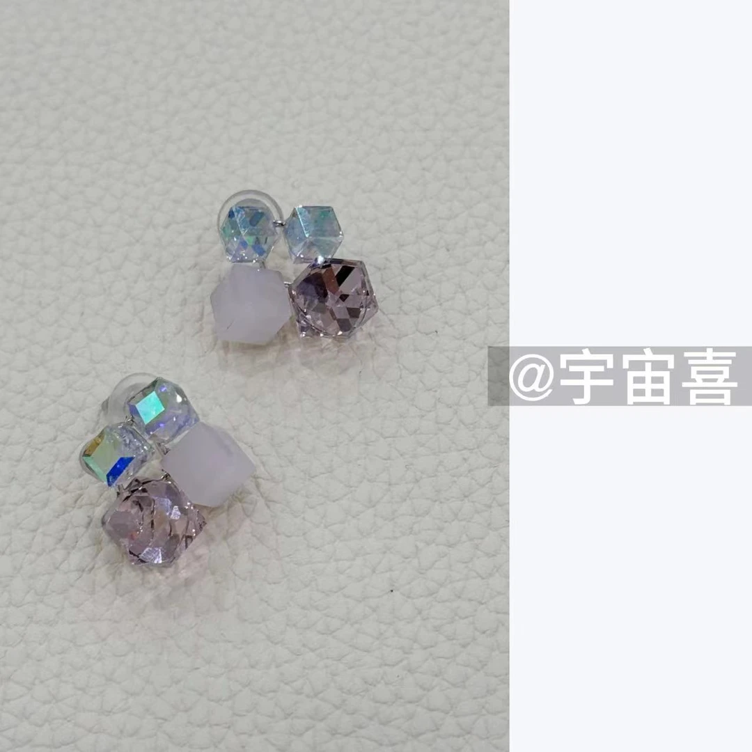 铜合金仿水晶耳饰 E3-036【葡萄汽水幻彩方糖耳钉】