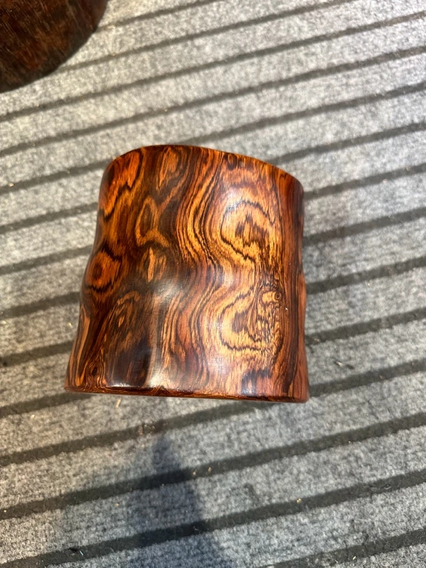 黄花梨随行大笔筒