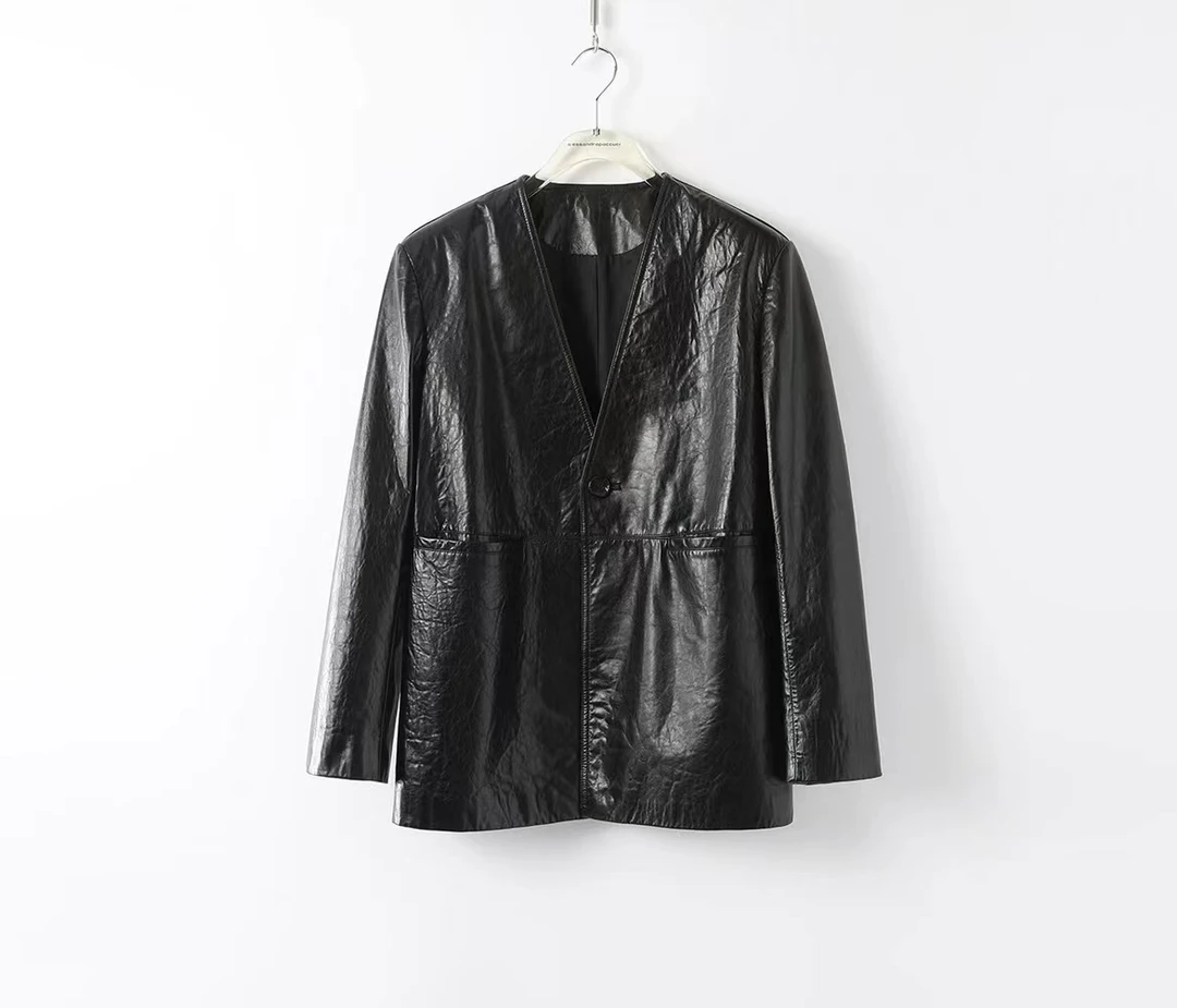 奥冬皮衣（2308）亮黑柔软细腻绵羊皮V领真皮女装外套