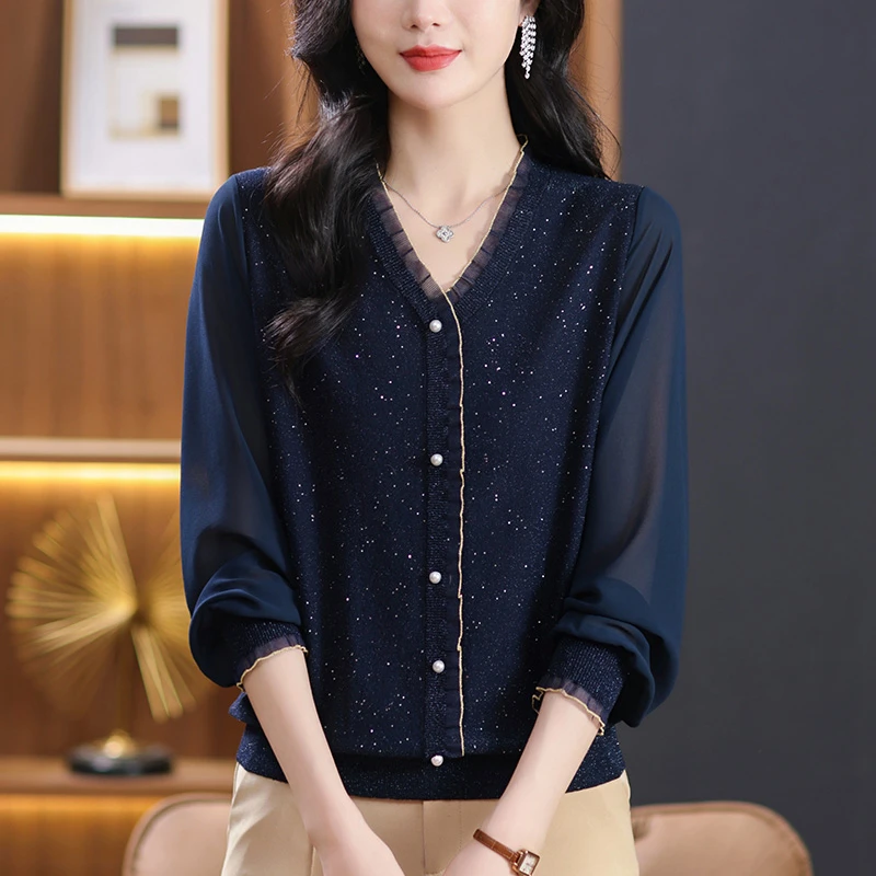 春秋大码洋气薄款V领针织上衣女士宽松遮肚子显瘦蕾丝拼接打底衫