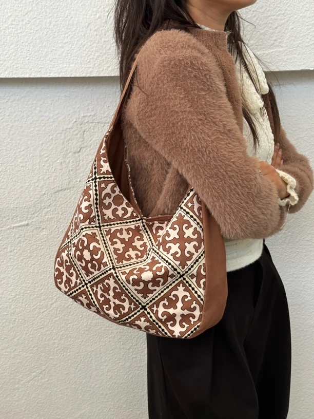 哈萨克元素棕白配色oyu单肩大容量包包
