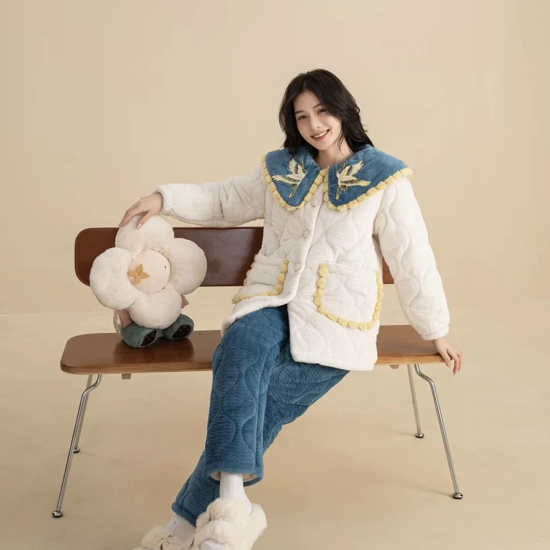 冬季女款连帽中长款加绒加厚睡衣时尚家居服保暖睡袍