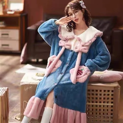 女士连帽珊瑚绒加厚浴袍睡袍