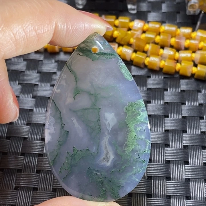 玛瑙/玉髓颈饰未镶嵌江**仔