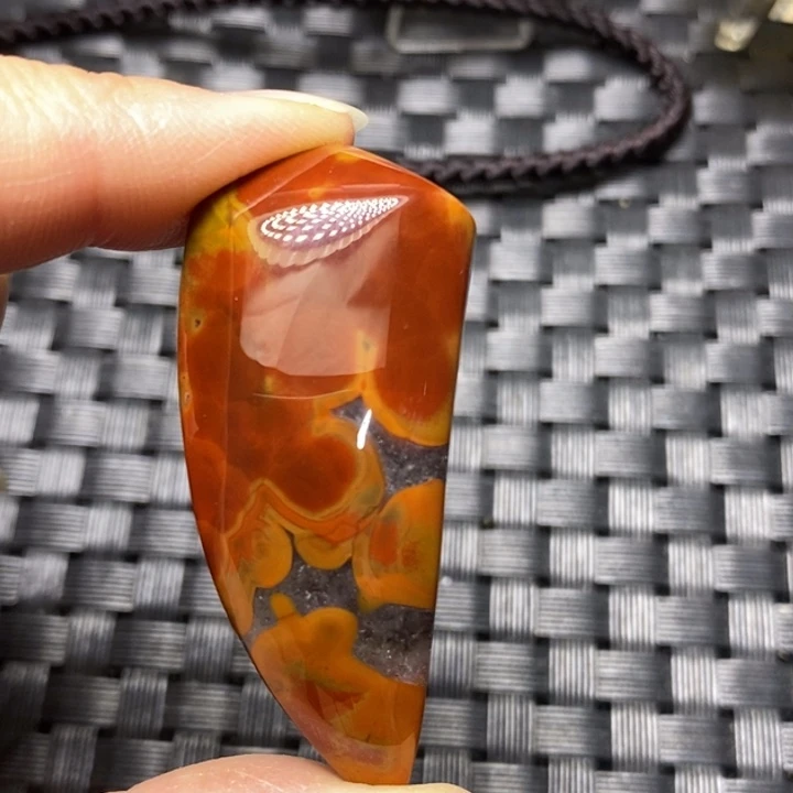 玛瑙/玉髓颈饰未镶嵌冰*