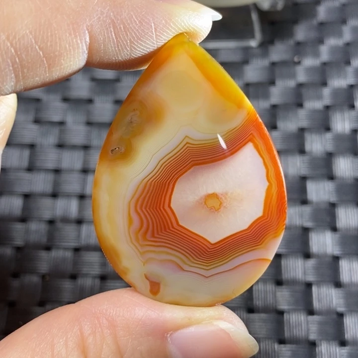 玛瑙/玉髓颈饰未镶嵌世****歌