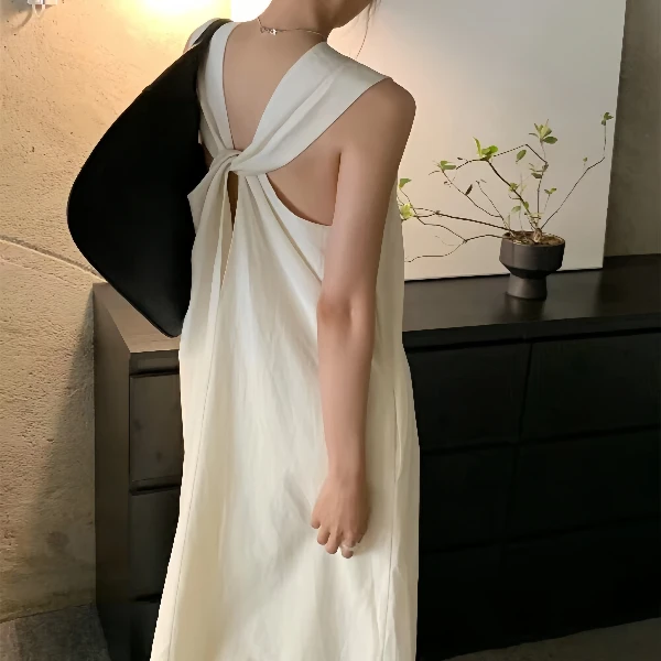 买手店24夏新高级设计师后背交叉质感直筒白色文艺长裙夏日穿搭