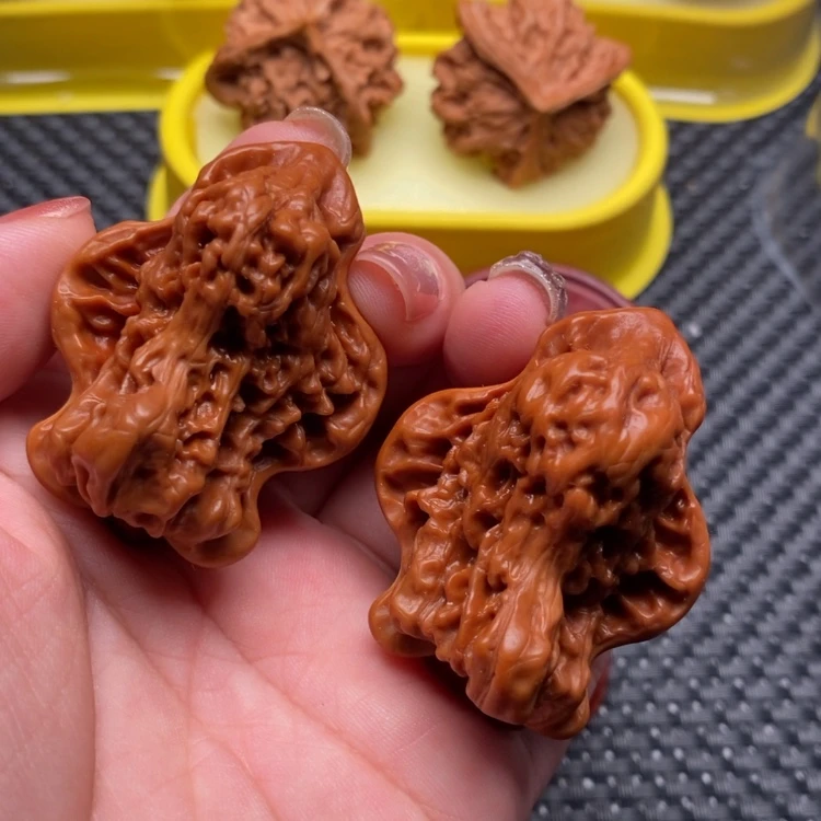 【闪购商品】文玩核桃把件啦**啦