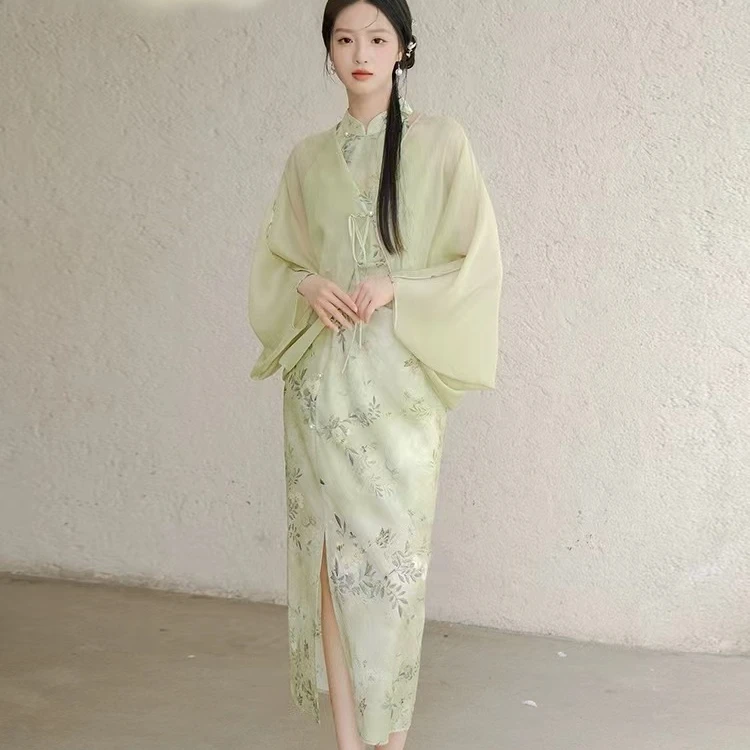 山有色2024新中式原创复古少女绿色显瘦碎花修身中国风旗袍3415