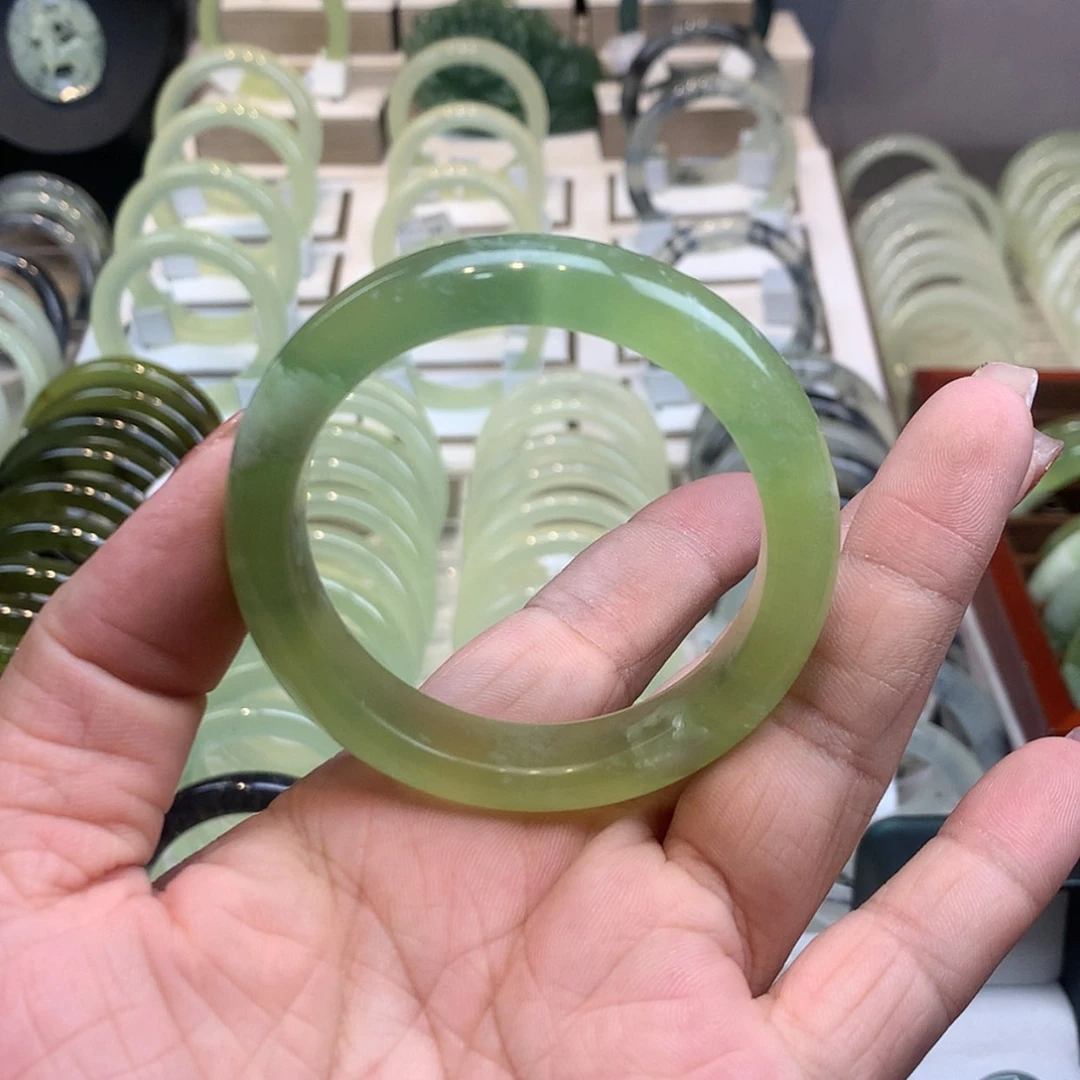 【闪购商品】蛇纹石玉手镯未镶嵌明***J