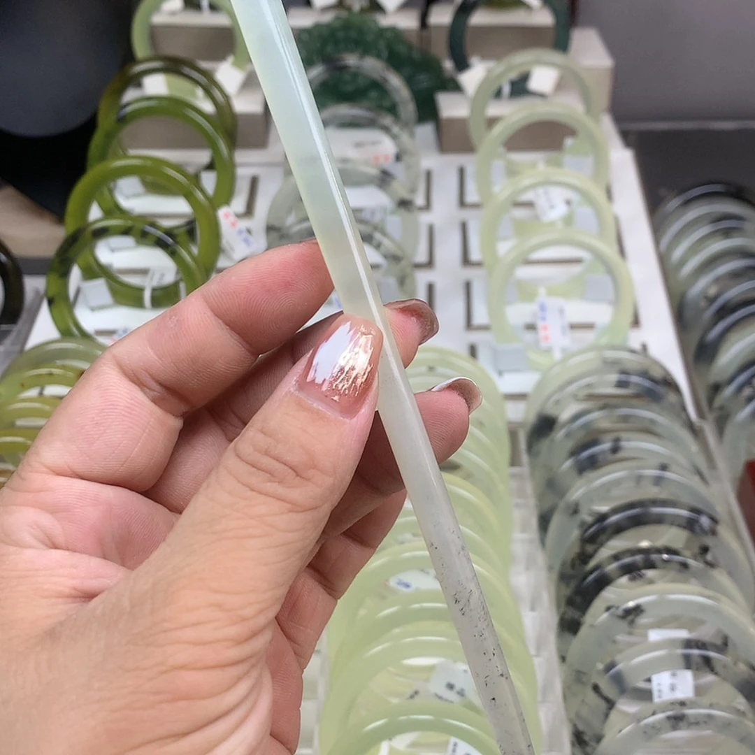 【闪购商品】蛇纹石玉手镯未镶嵌
