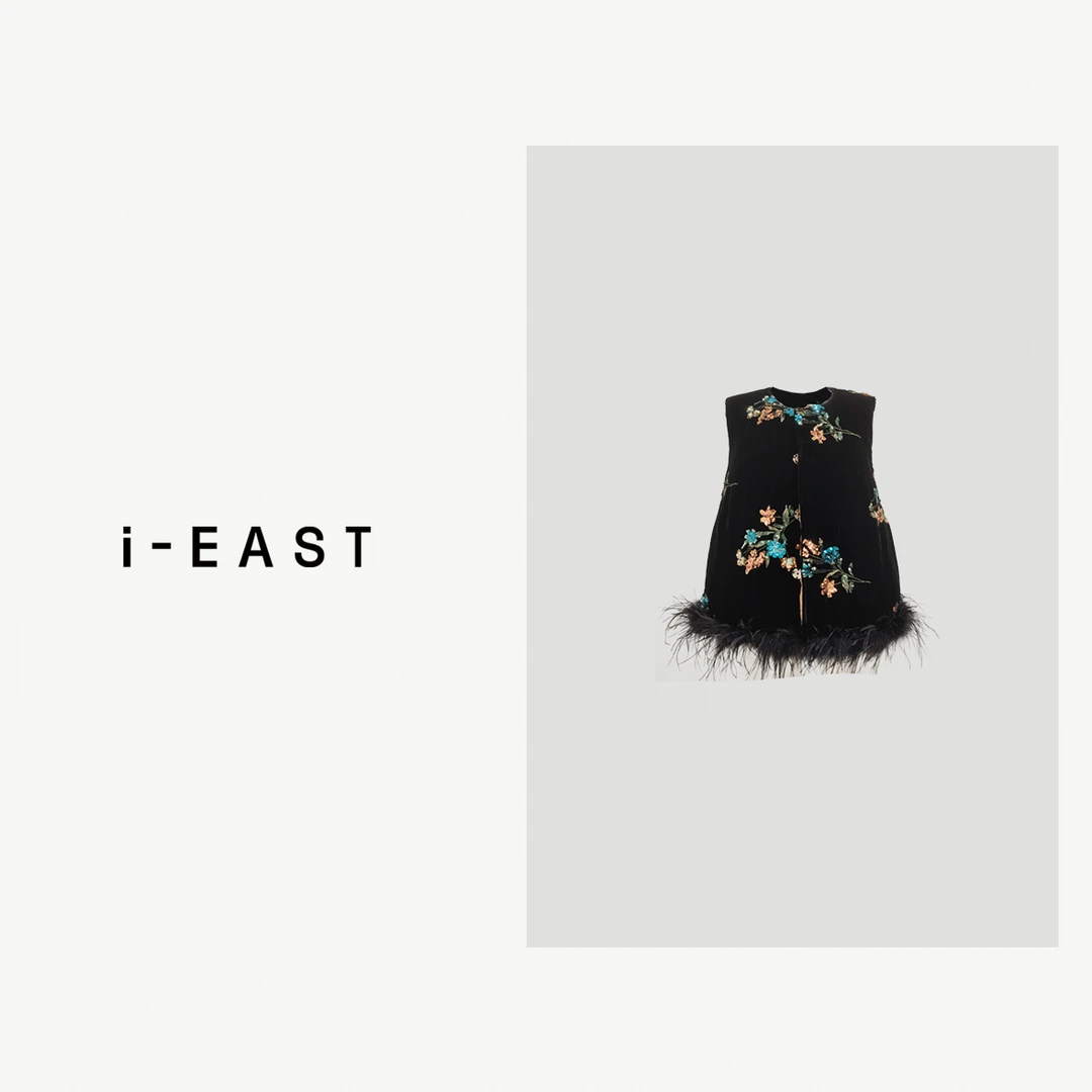 i-EAST 鎏金缎影~亮片设计感下摆毛毛羽绒服马甲-4D 24CA19016