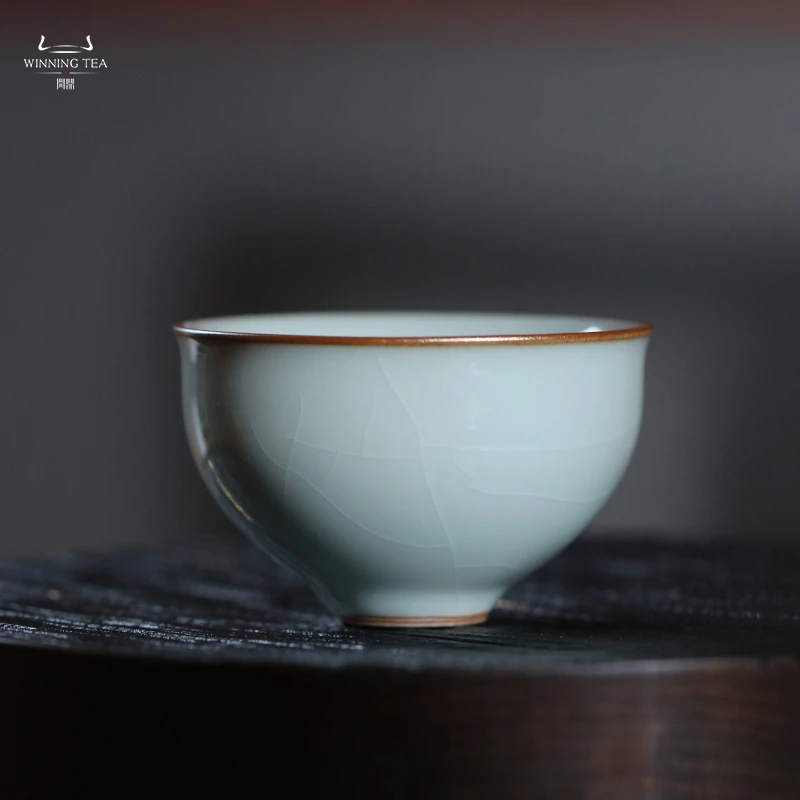 问鼎汝窑天青伴月杯