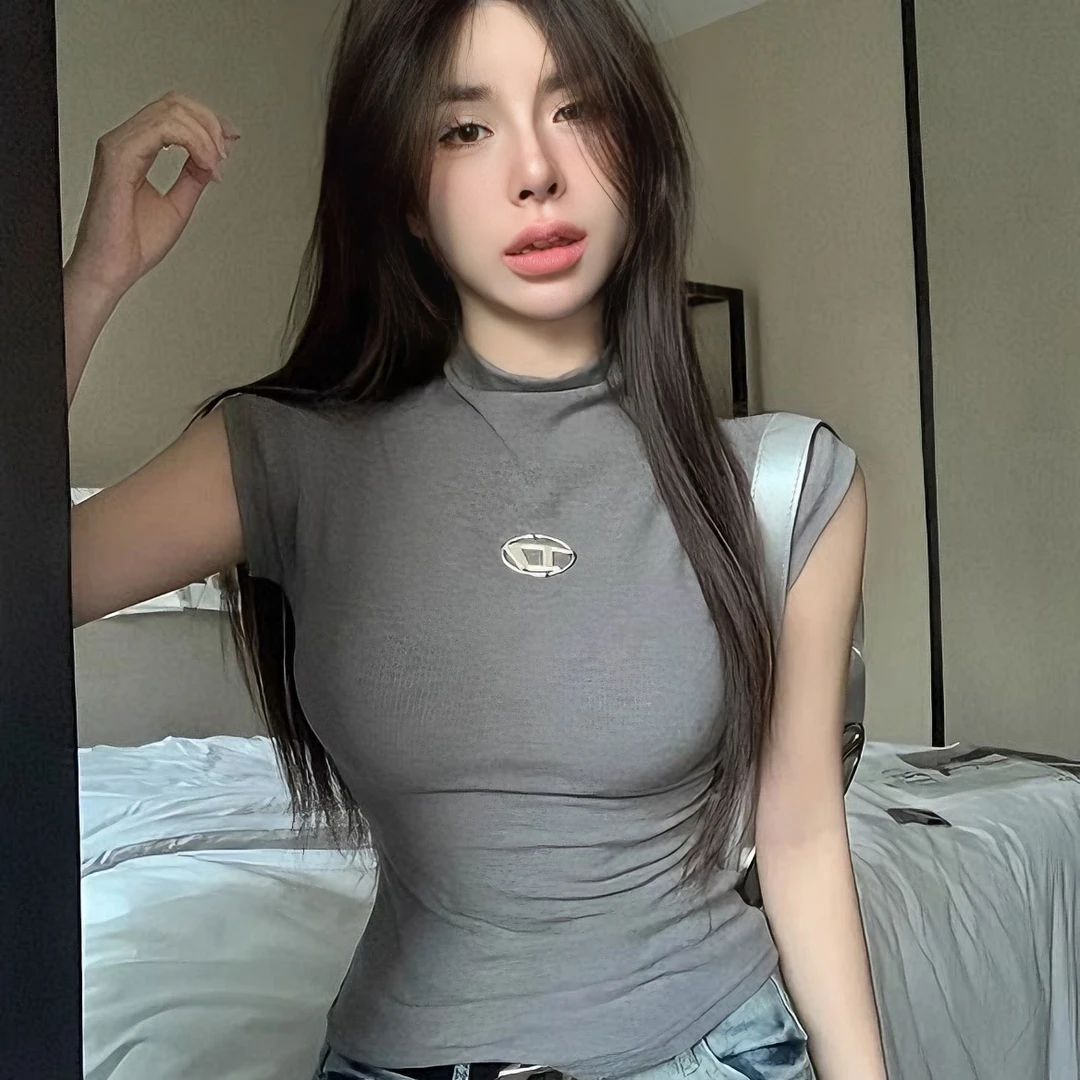 设计感小众纯欲独特别致甜辣妹紧身半高领上衣收腰短袖t恤女夏季