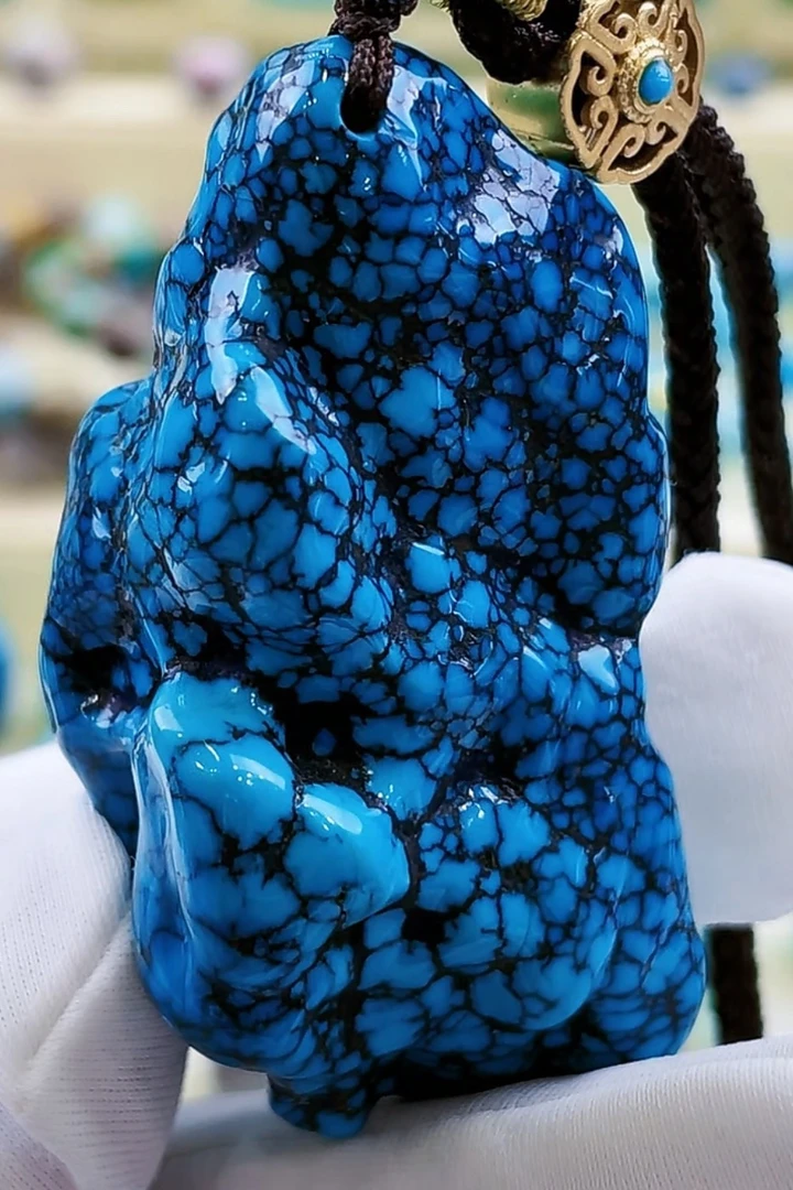 湖北原矿绿松石矿标级乌兰花挂件颈饰吊坠