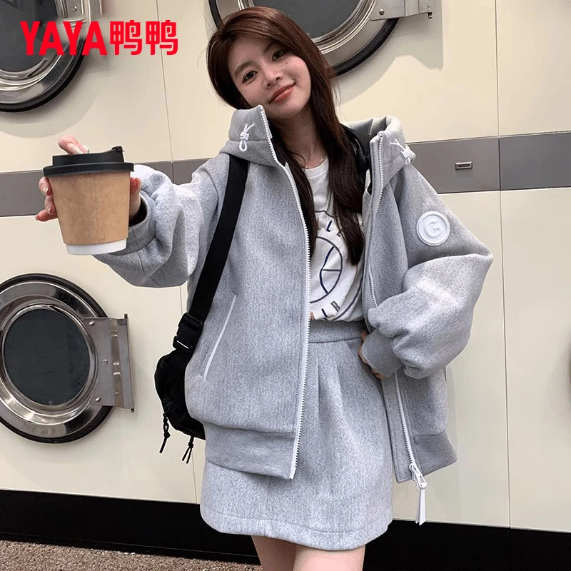 YAYA/鸭鸭羽绒服女短款秋冬时尚休闲宽松韩版洋气外套YE4B610883W