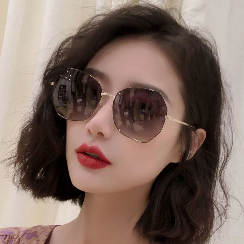 太阳眼镜女时尚2021款偏光防紫外线网红气质同款韩版墨镜大脸显瘦