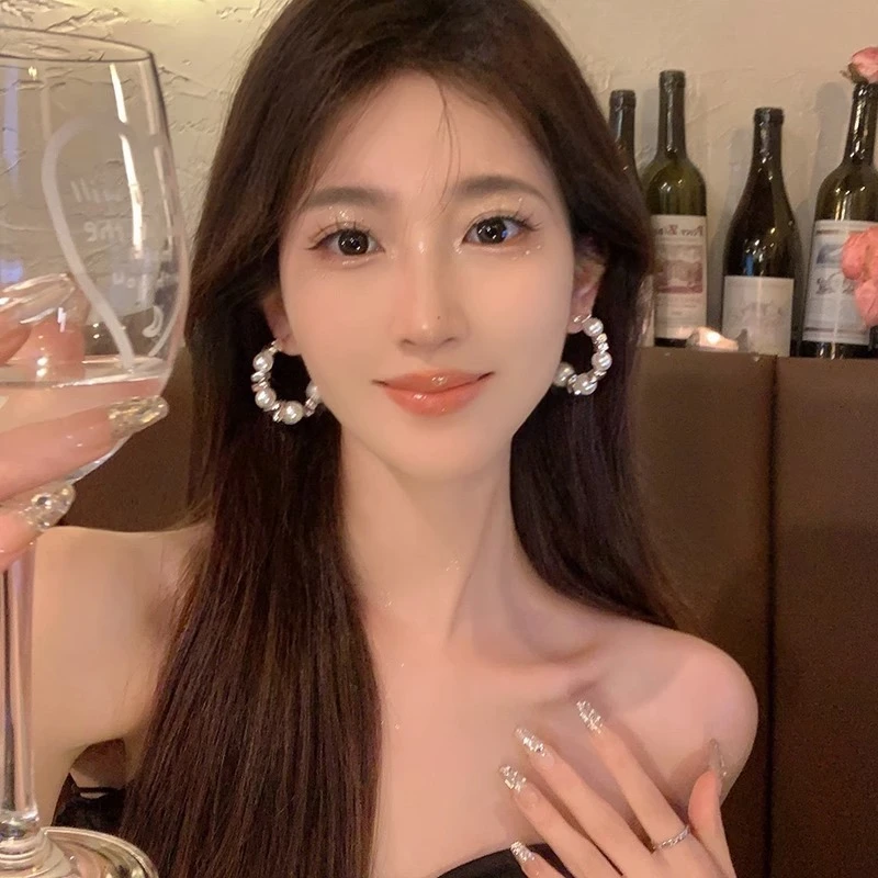 超显脸小众耳饰女设计感时尚气质高级感耳环2023新款爆款耳钉ins