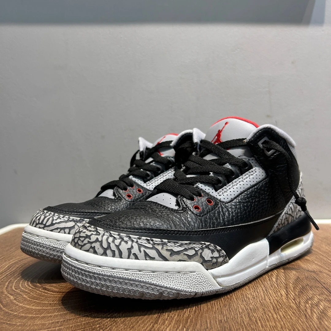 38.5码 Aj3黑水泥 原盒 落地五次内 品相如图