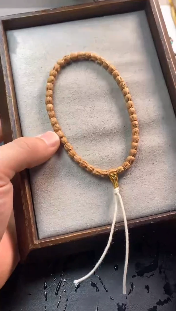 【闪购商品】柏香籽/百香籽手串长腿脏脏百香籽手持6mm左右（送工具）