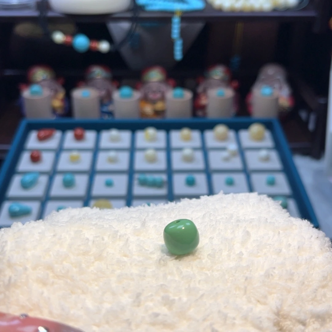 【闪购商品】绿松石老型未镶嵌恐**斯