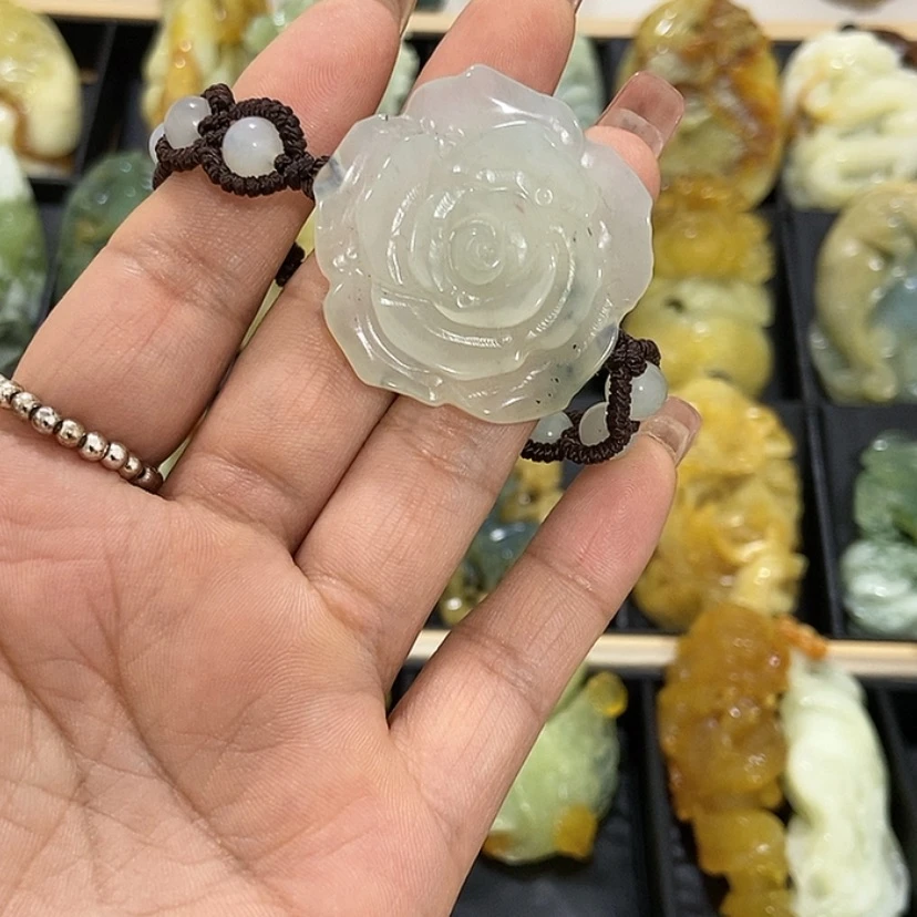 【闪购商品】蛇纹石玉手牌未镶嵌林****妹