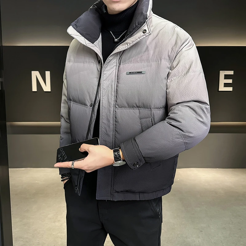 渐变色立领羽绒服男2024新款潮牌冬季加厚高级感短款休闲鸭绒外套