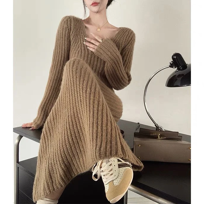 法式新款休闲简约长袖V领针织连衣裙女秋冬收腰修身显瘦包臀长裙