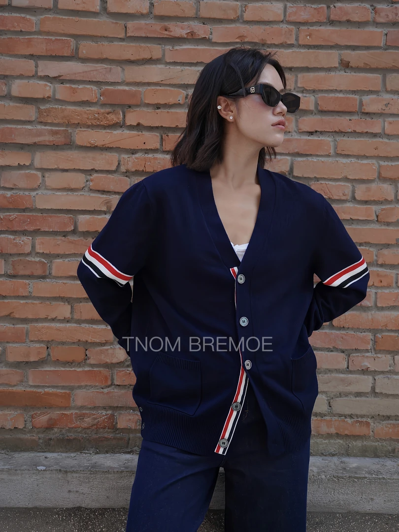 【TNOM BREMOE】经典男女同款百搭针织五扣开衫