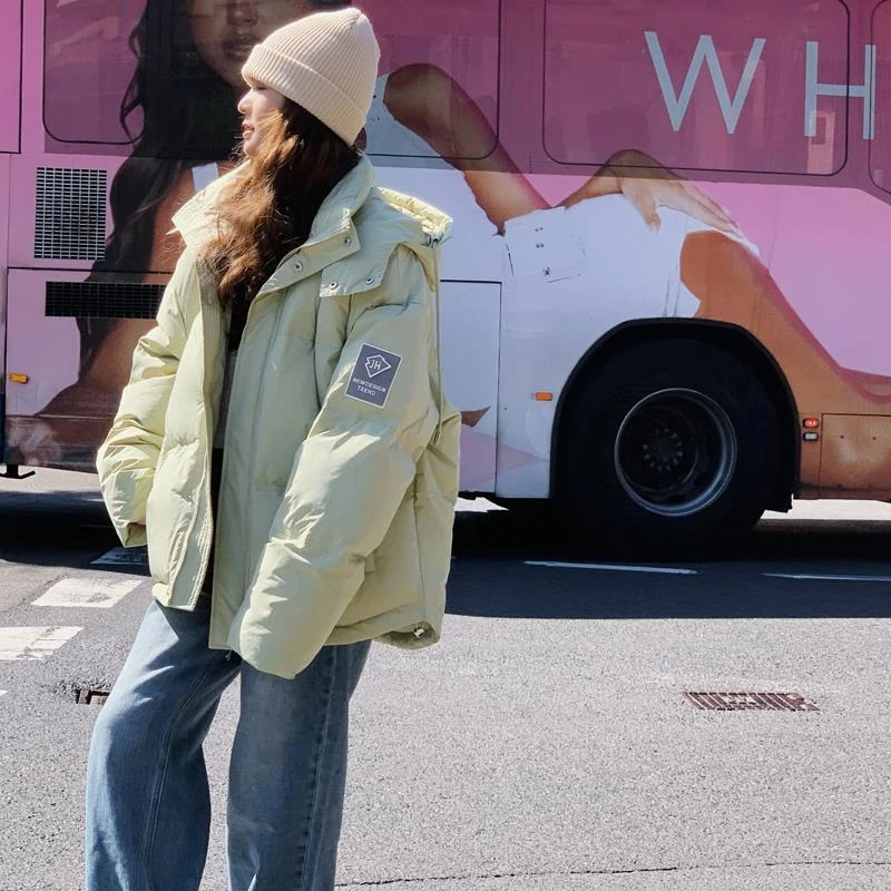 绿色羽绒服女短款2023冬季新款韩系宽松贴布小个子加厚白鸭绒外套