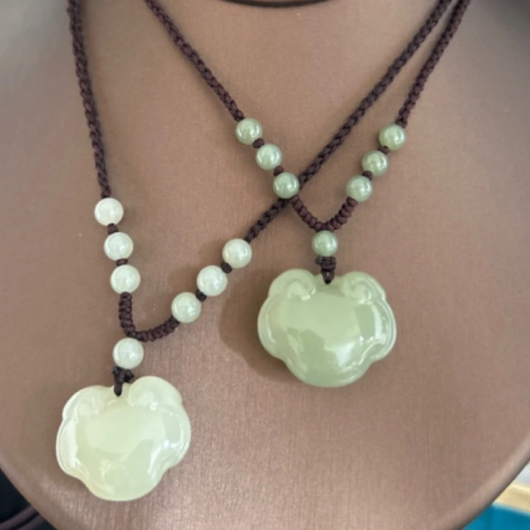 和田玉如意锁28mm女士吊坠多样性发拍一发一送绳