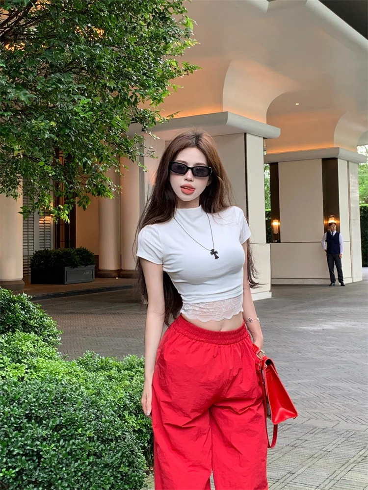 白色半高领蕾丝拼接短袖T恤女夏季纯欲风性感甜辣妹修身短款上衣
