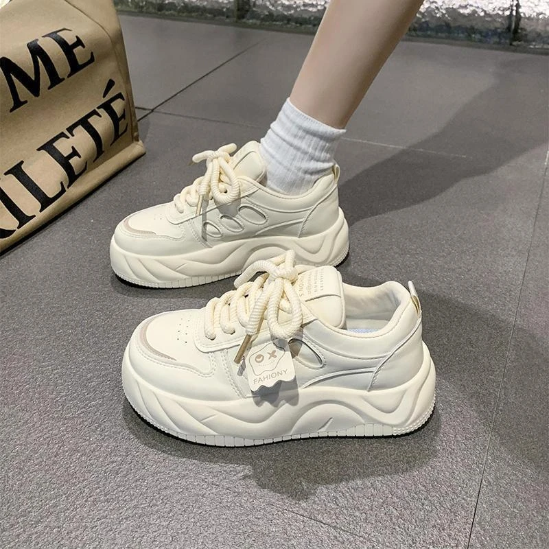 小白鞋女2025年春季新款爆款厚底百搭增高休闲面包鞋底运动板鞋