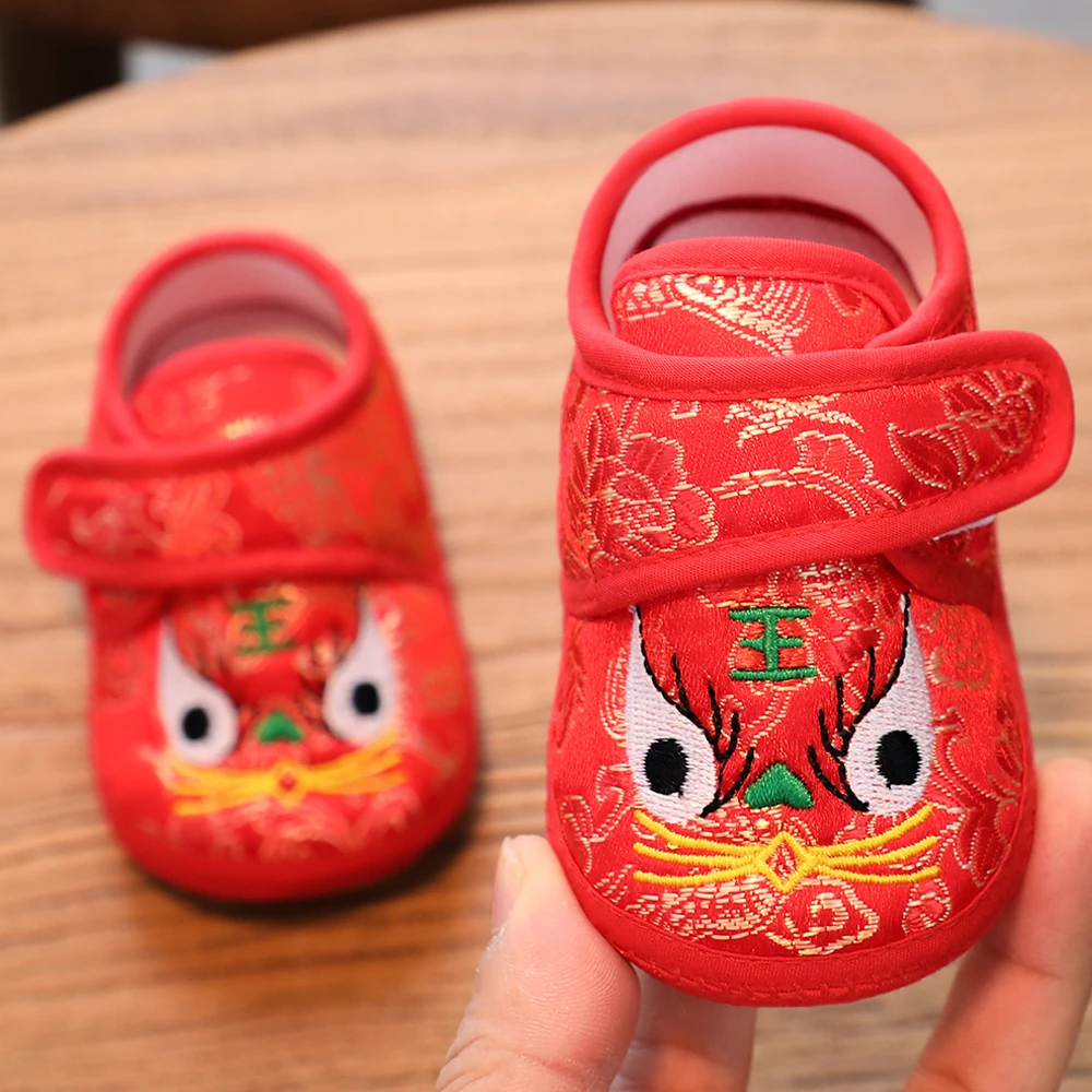 步前鞋软底刺绣虎头鞋中国风春秋宝宝鞋0-1岁百天男女婴儿新生儿