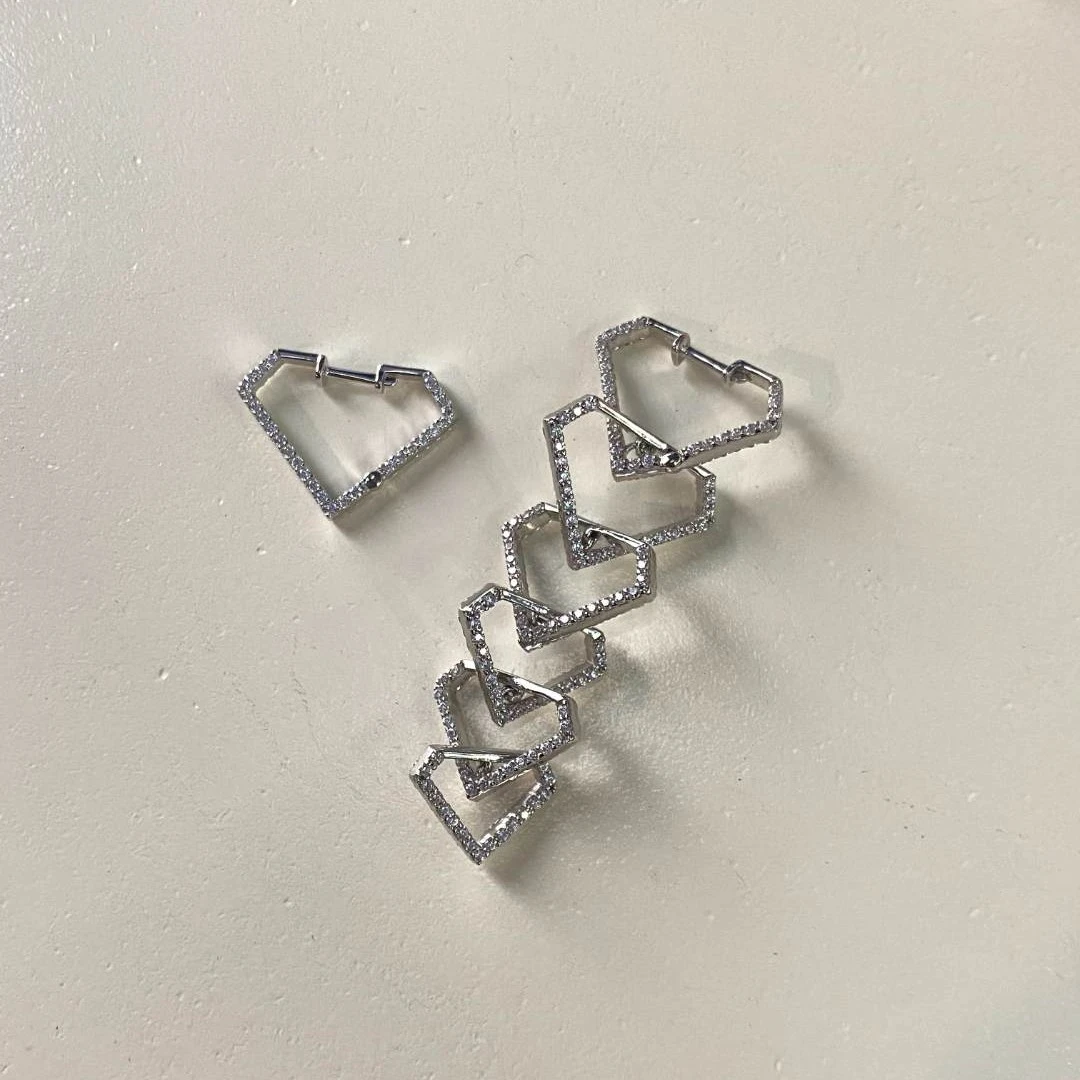 铜合金合成锆石耳饰 INSANE云山闪耀不对称耳环