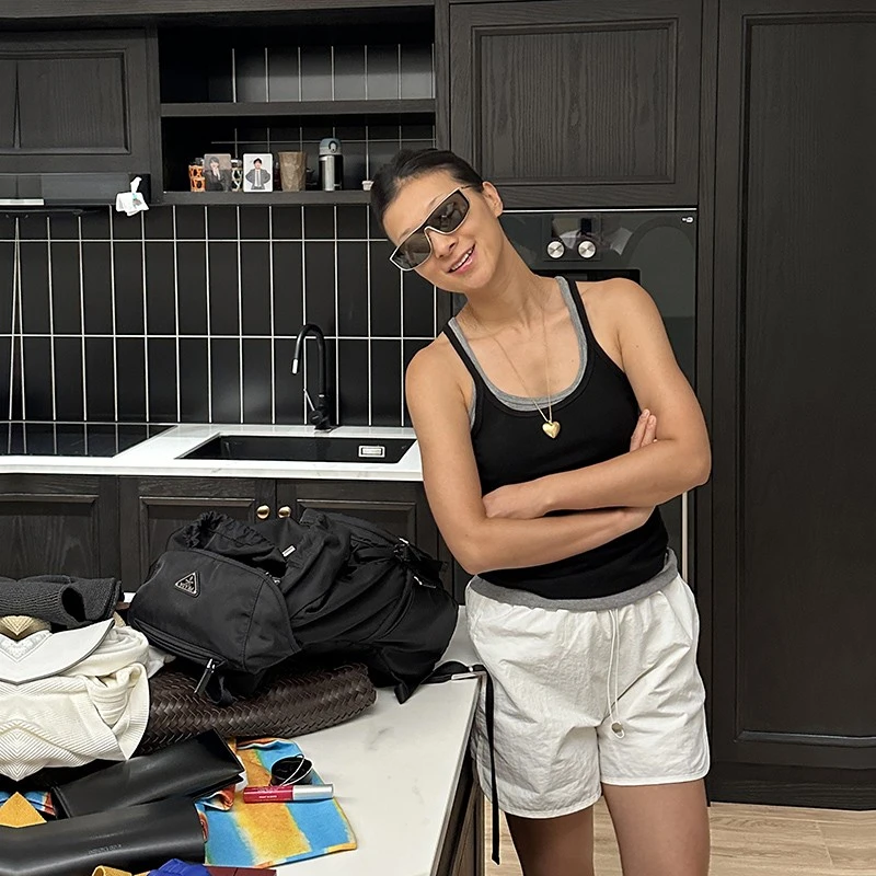 蓝豚豚 ins机能越野系列 弹力腰休闲白色短裤 夏季显腿长直筒裤子