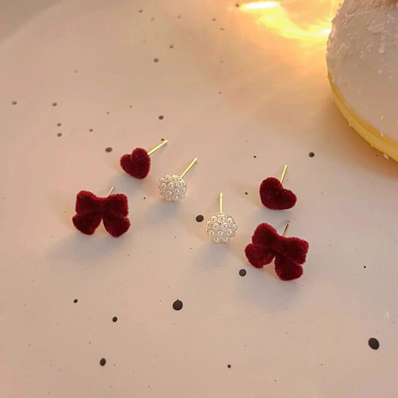 合金耳饰 红色蝴蝶结耳钉女秋冬季丝绒高级感耳环款爆款新年过年