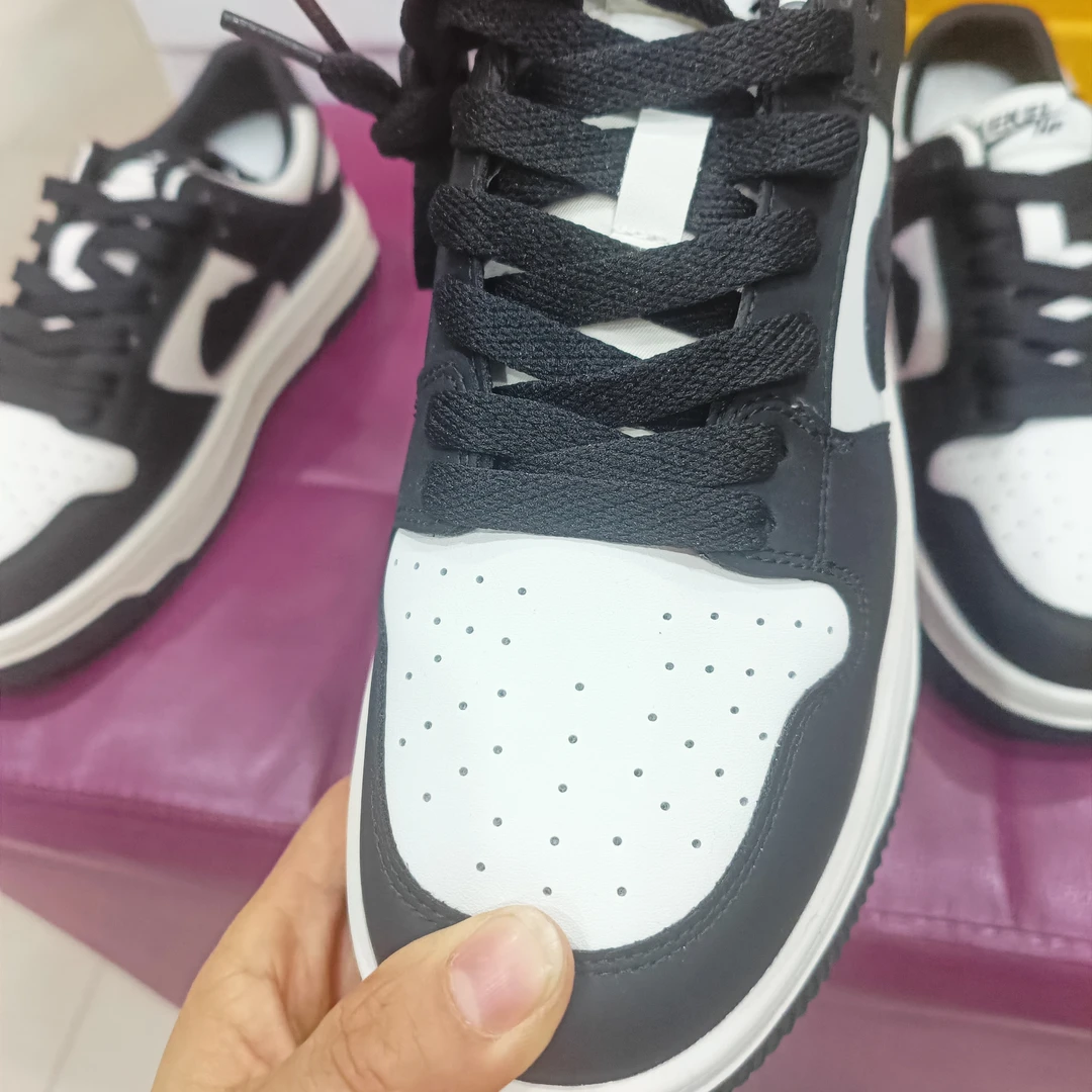 学生低帮潮板鞋高颜值运动女鞋百搭配裙子