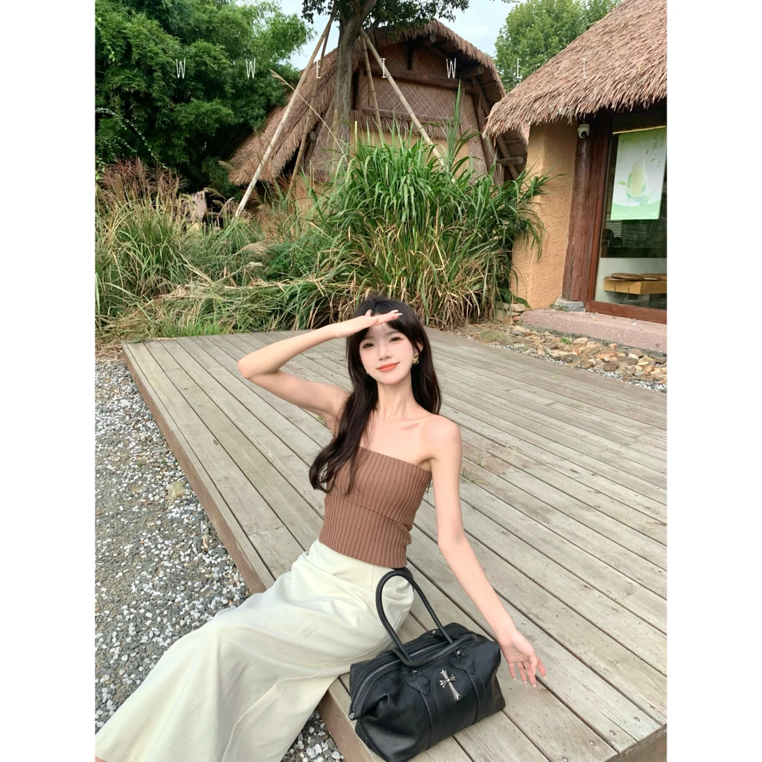是玮玮哦【安纳西】法式咖色无袖抹胸针织衫外穿打底上衣带防滑条