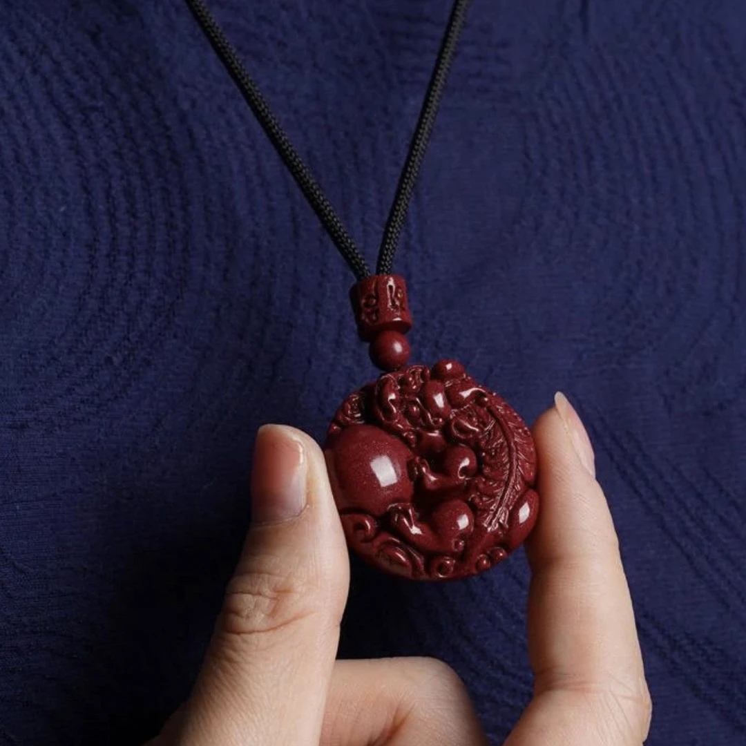 含辰砂工艺品天然朱砂紫金砂貔貅抱球朱吊坠项链