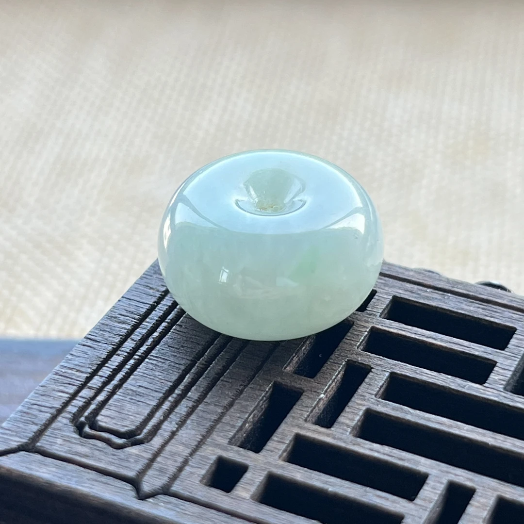 翡翠大肥扣天然缅甸a货牛奶底飘绿厚装平安扣挂坠面包扣吊坠肉扣