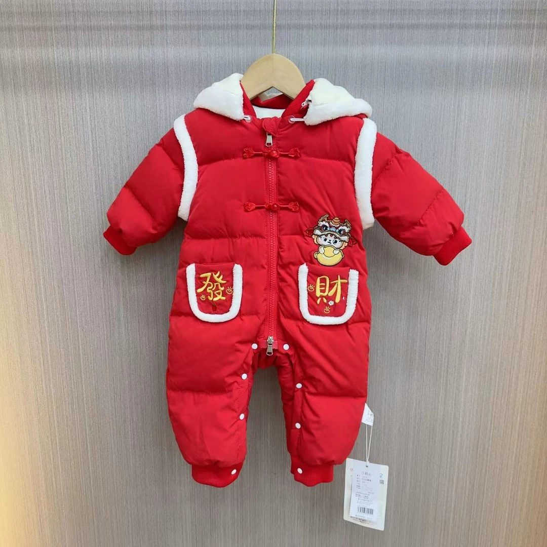 宝宝冬季羽绒服连体衣外出保暖红包拿来口袋发财年服羽绒服6107