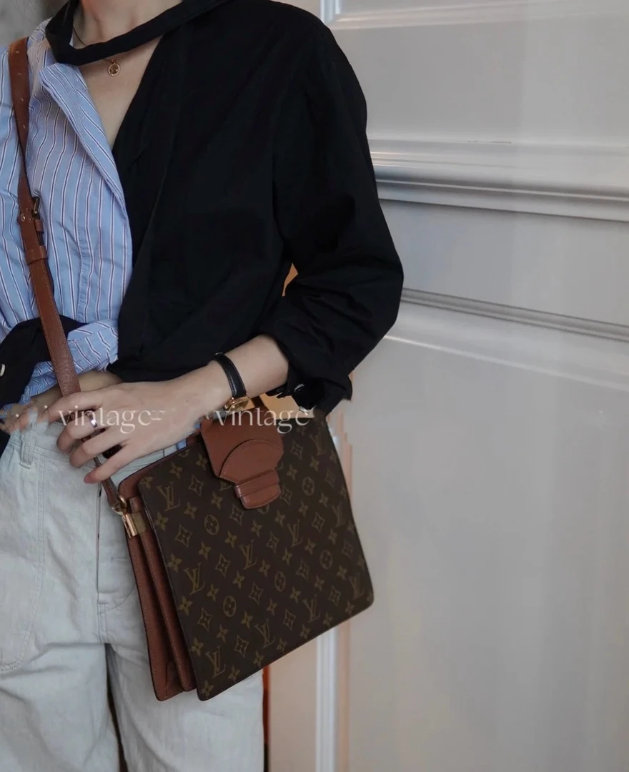 95新 LouisVuitton/路易威登 LV老花红皮信封单肩包斜挎包