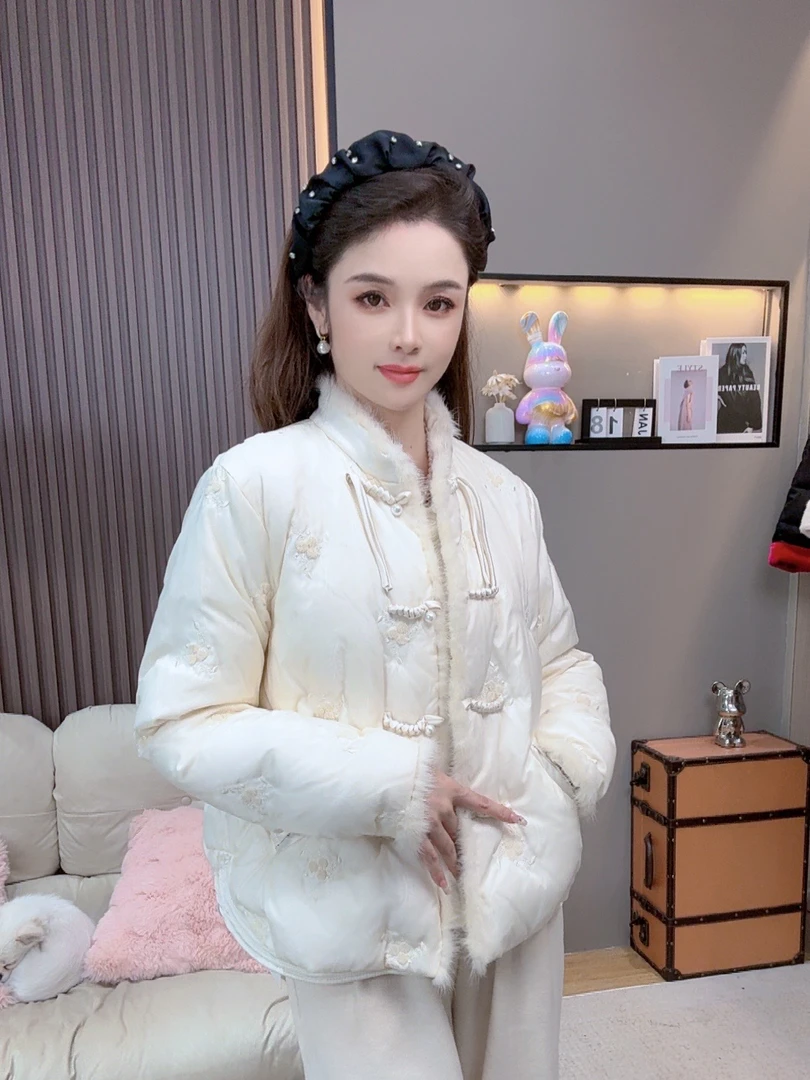 2024新款水貂毛刺绣盘扣羽绒服外套24115