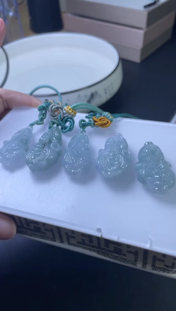 【闪购商品】翡翠挂件未镶嵌W001-PQGJ558-1多样性发一件