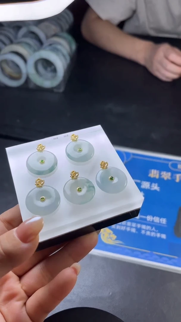 【闪购商品】翡翠吊坠(不含链)未镶嵌W008-40048多样性发一件
