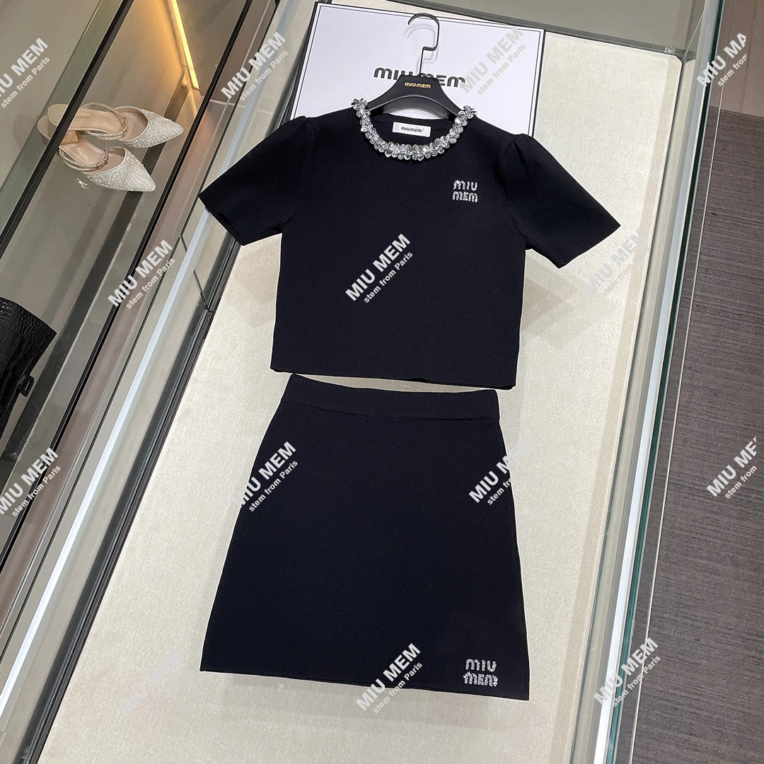 深圳南油高端女装秋季法式学院风镶钻T恤上衣+半身裙套装女DY4962