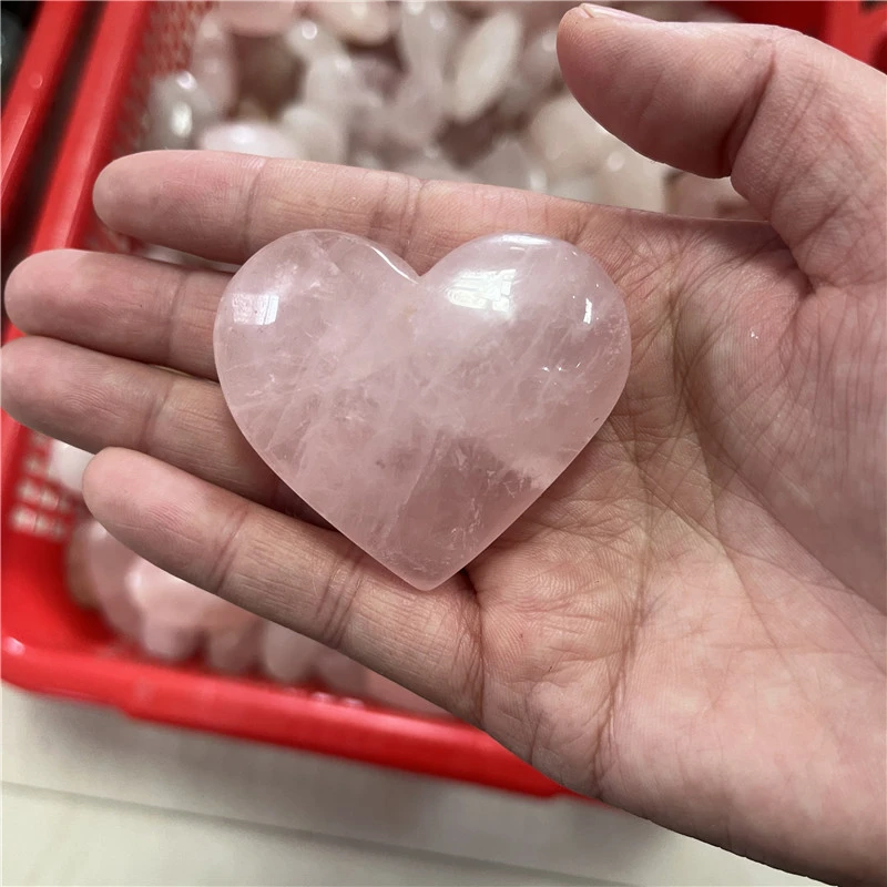天然粉晶芙蓉石原石爱心手把件桌面摆设伴手礼